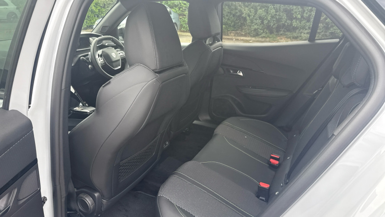 Peugeot 2008 1.2 Hybrid 136 GT 5dr e-DSC6 Petrol Estate